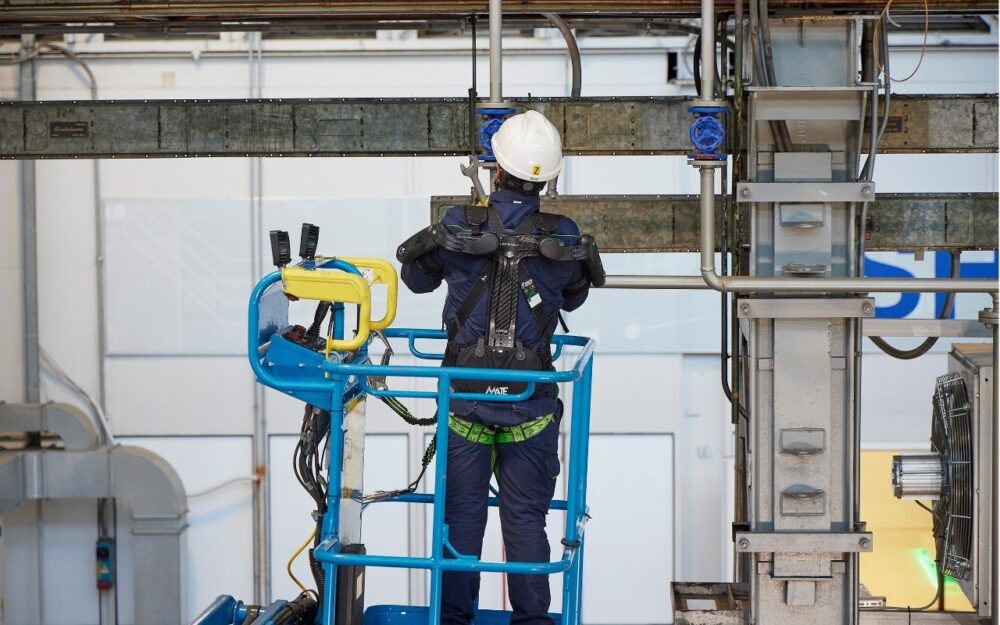 کاربرد اسکلت پوشیدنی در کاهش کمردرد کارگران